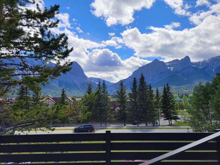 Holiday home Miner's Peak - 4 Br/4 Bth Private Hot Tub/townhouse Canmore