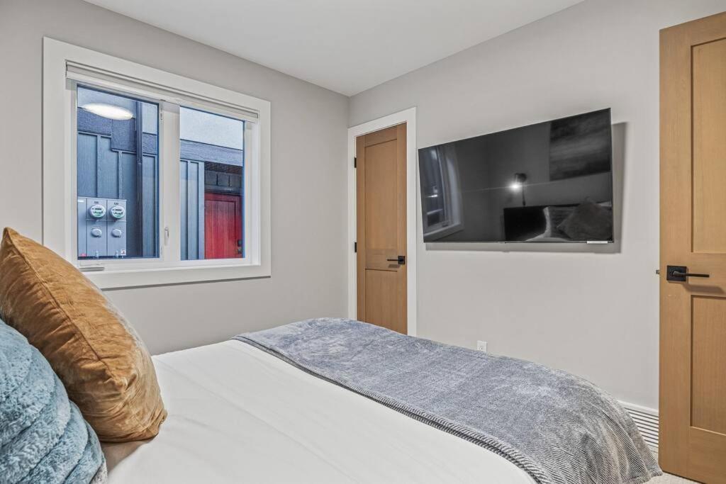 Holiday home Miner's Peak - 4 Br/4 Bth Private Hot Tub/townhouse *